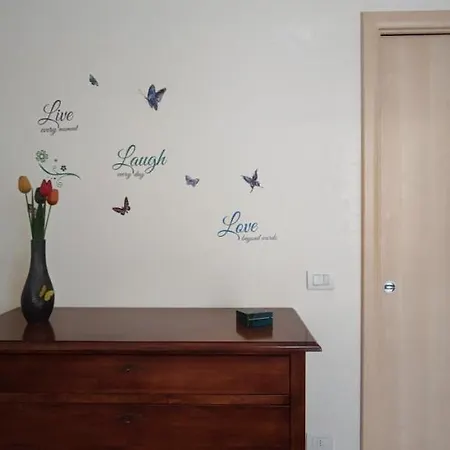 Mariposa * Bari